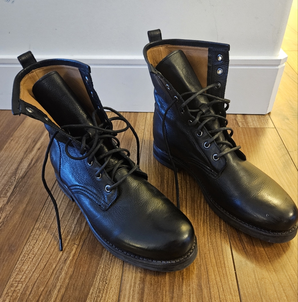 Frye Veronica combat boots size 10 women